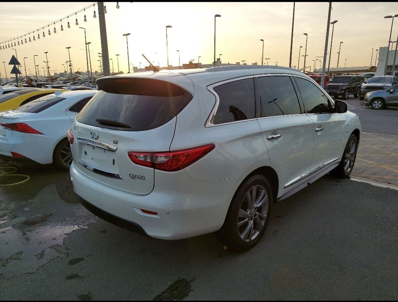 إنفينيتي QX60 Premium 3.5L