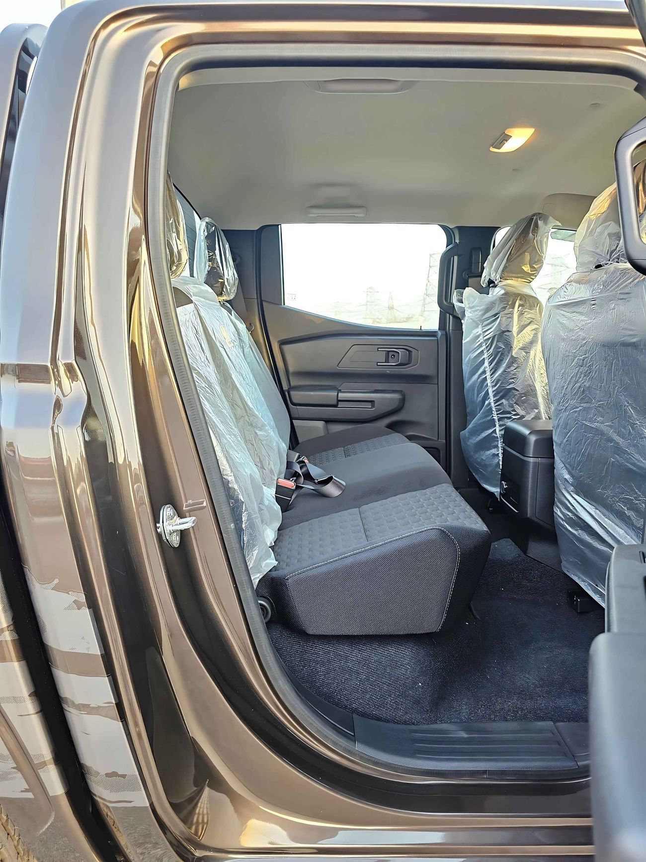 Mitsubishi L200 GLX / 2.4L Petrol / M/T, Double Cabin / 4WD/ Different Colors Available QUANTITY (CODE# 68024)