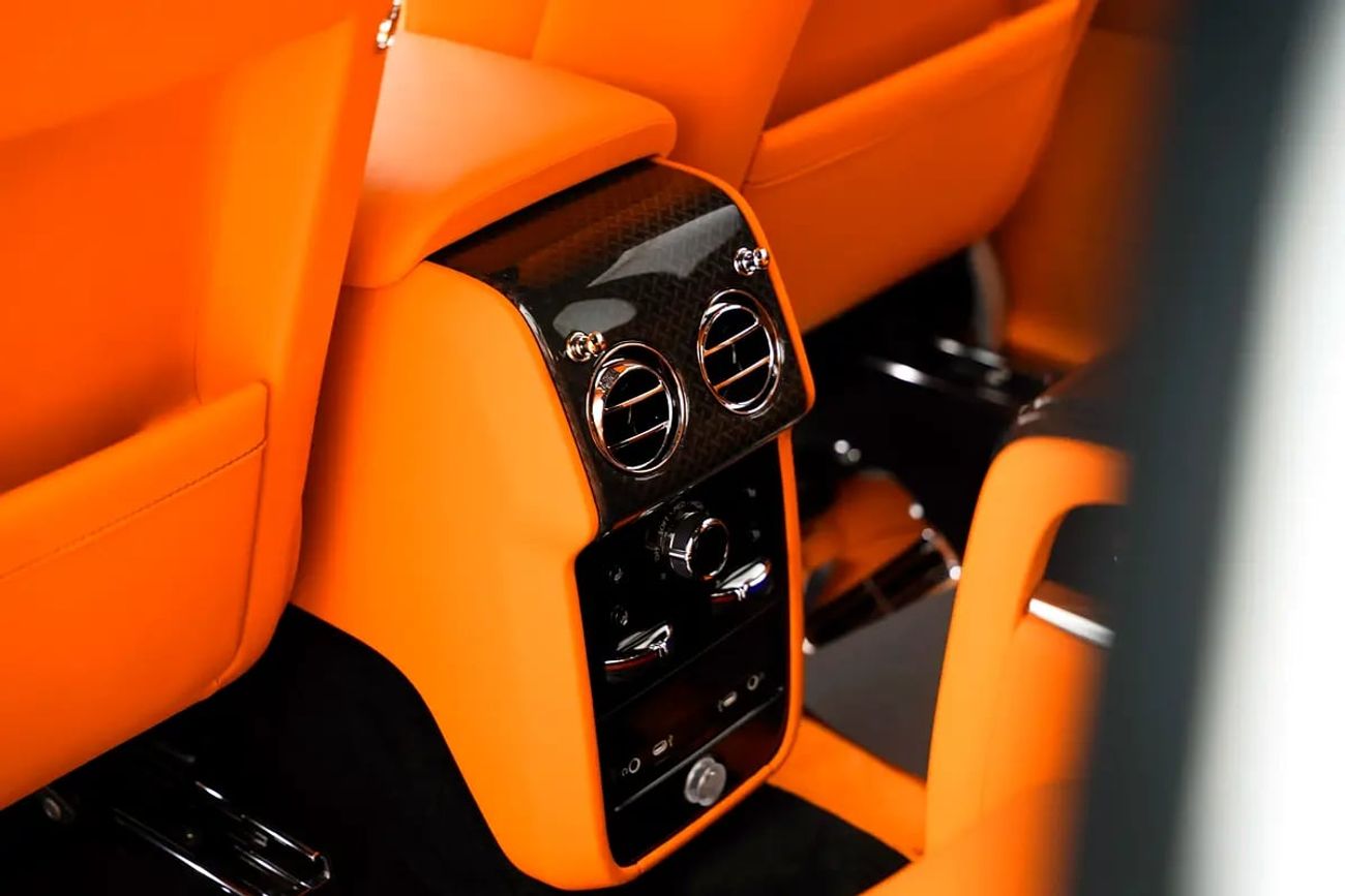 Rolls-Royce Cullinan BLACK BADGE WITH WARRANTY AND SERVICE CONTRACT