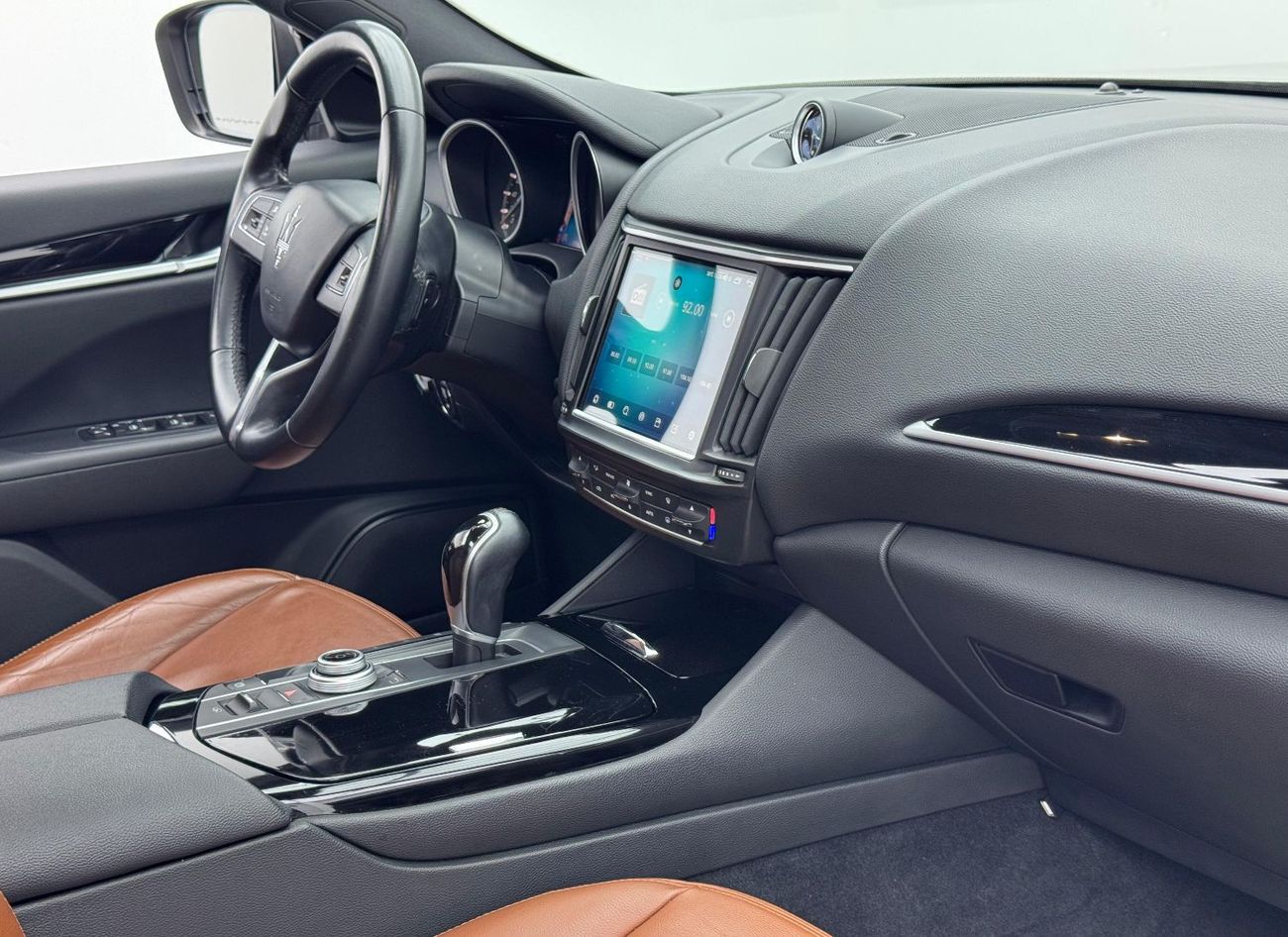 Maserati Levante Std 3.0L (350 HP) 2017 Maserati Levante, Service History, Fully Loaded, Excellent Condition, GCC