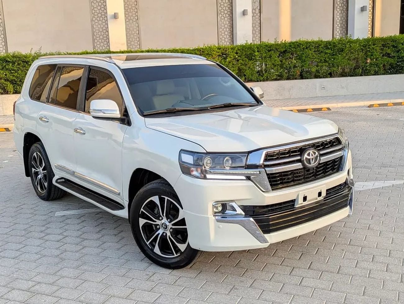 تويوتا لاند كروزر GXR Top Full Option | GCC Specs | V8 4.6L