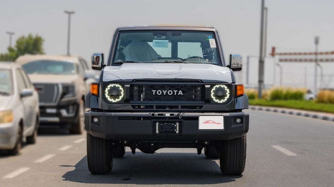 تويوتا لاند كروزر 70 2025 Toyota Land Cruiser LC 71 4.0L Petrol AT Full Option Dark Grey