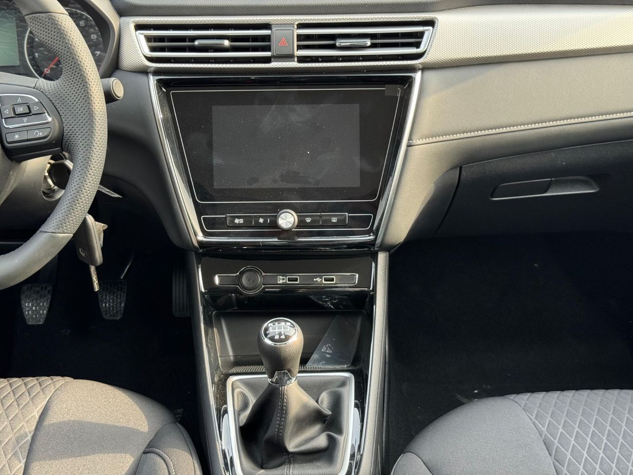 أم جي 5 STD 1.5L Petrol Manual FWD Export Price @ 26,500 AED