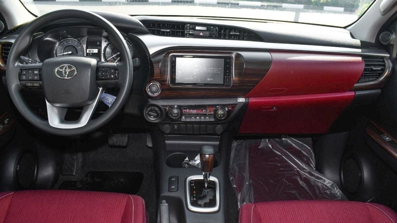 Toyota Hilux TOYOTA HILUX 2.7L AT PETROL FULL PUSH START 2024 MODEL