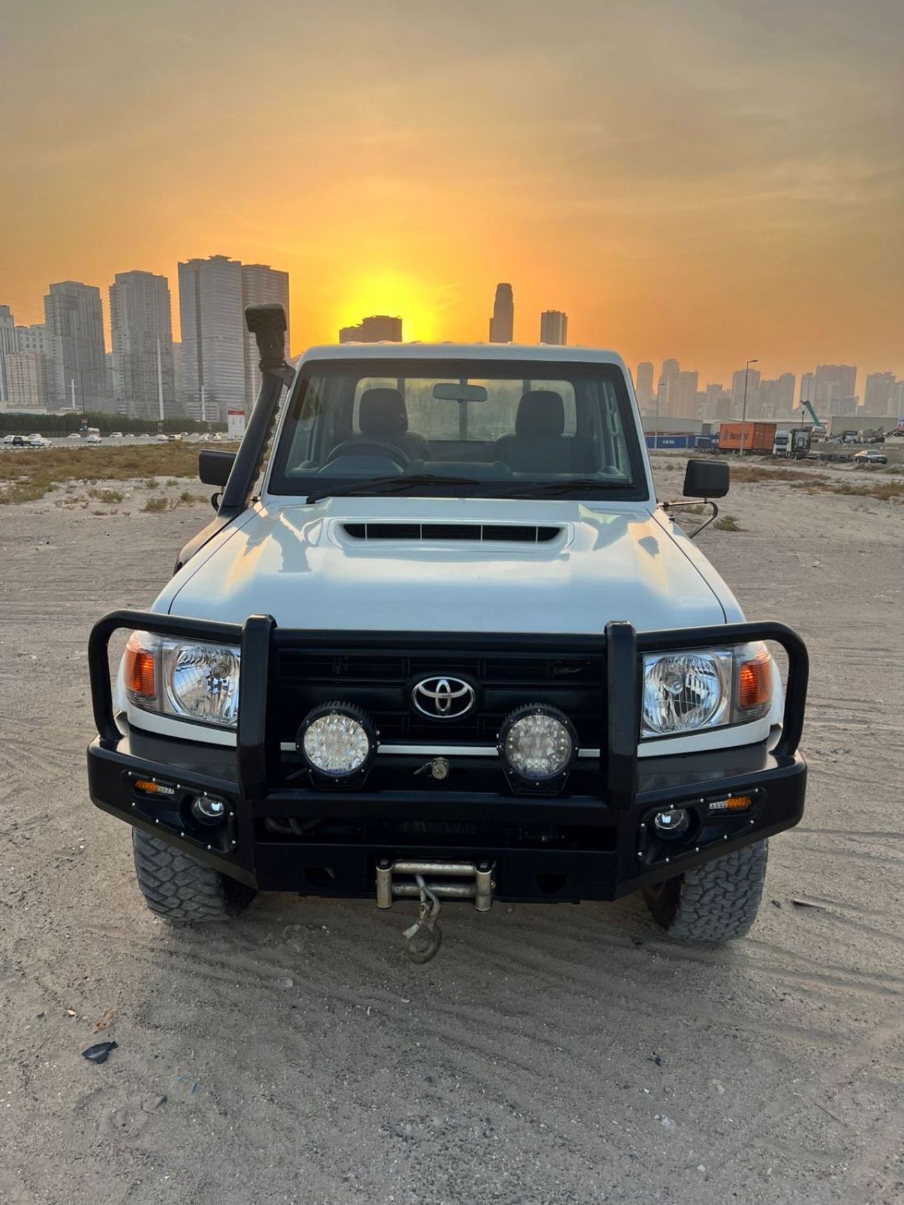 تويوتا لاند كروزر بيك آب