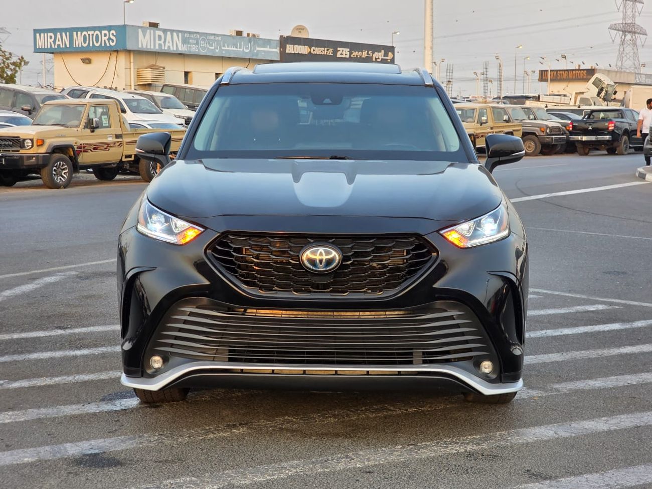 تويوتا هايلاندر 2.5L Hybrid XLE (AWD)