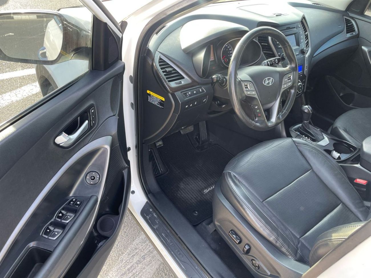 هيونداي سانتا في 2014 Hyundai Santa Fe Ultimate Full Option Panoramic View - Leather Electric Seats With Sensor 2.4L