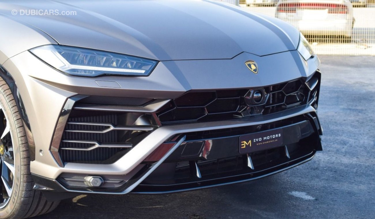 Lamborghini Urus *Carbon Package*Style Package* Premium Soundsystem*Yellow Callipers*Rare TV -