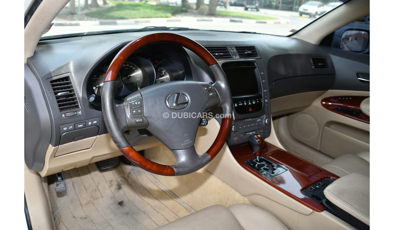 لكزس GS 300 2005 - GOOD CONDITION - GCC SPECS - SUN ROOF-LEATHER SEATS