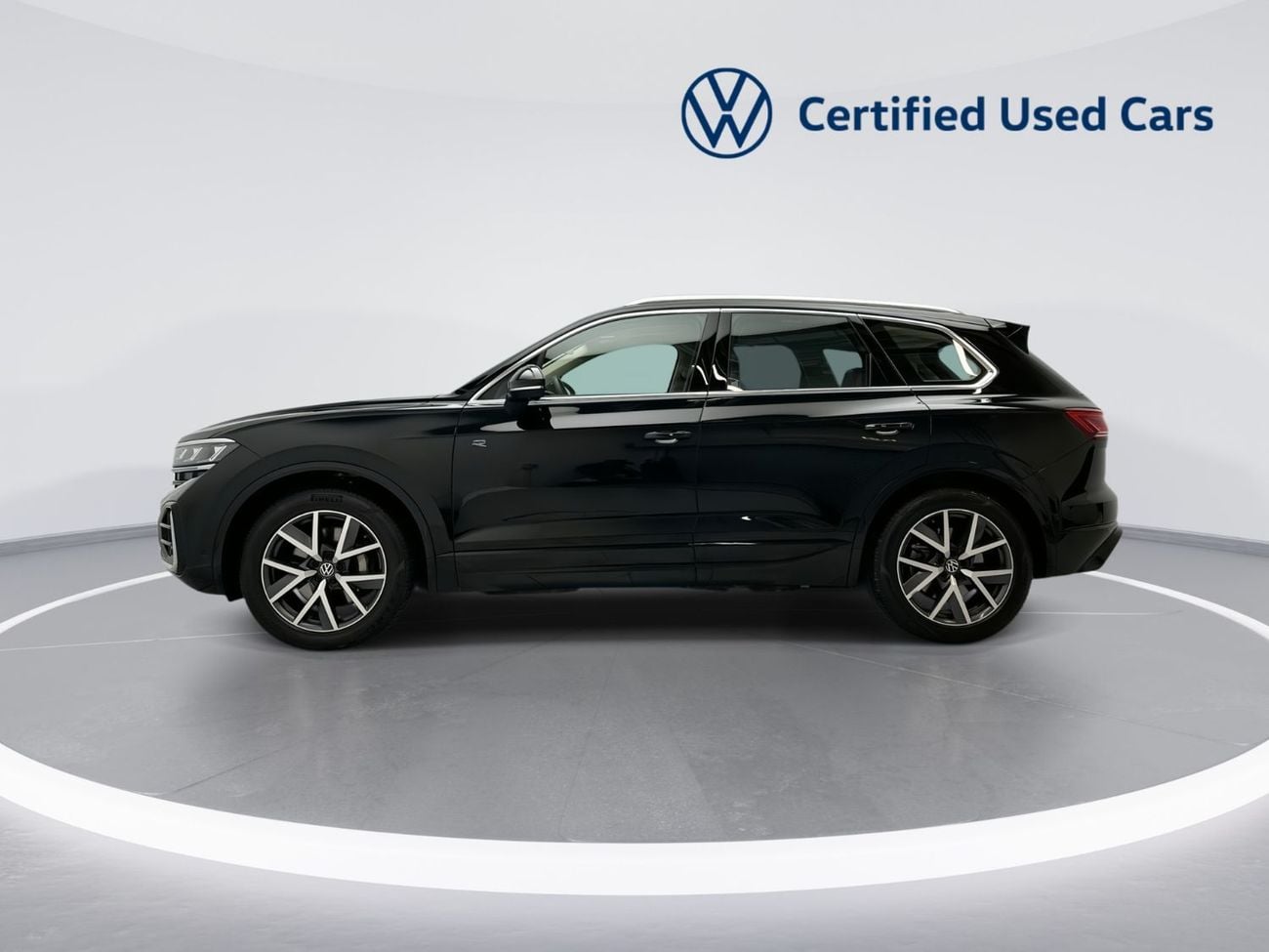 Volkswagen Touareg R-LINE + 3L | Premium Varenna Leather | Massage Seats | Panoramic Sunroof & Advanced Driver Assistance