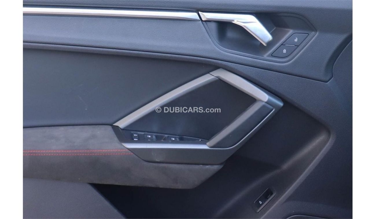 Audi RS Q3 Sportback TFSI quattro F3