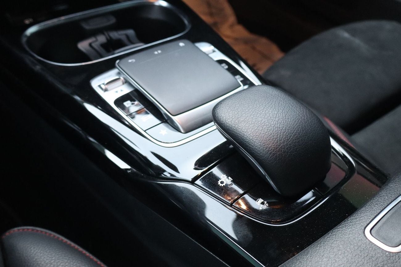 Mercedes Benz CLA35 AMG PREMIUM