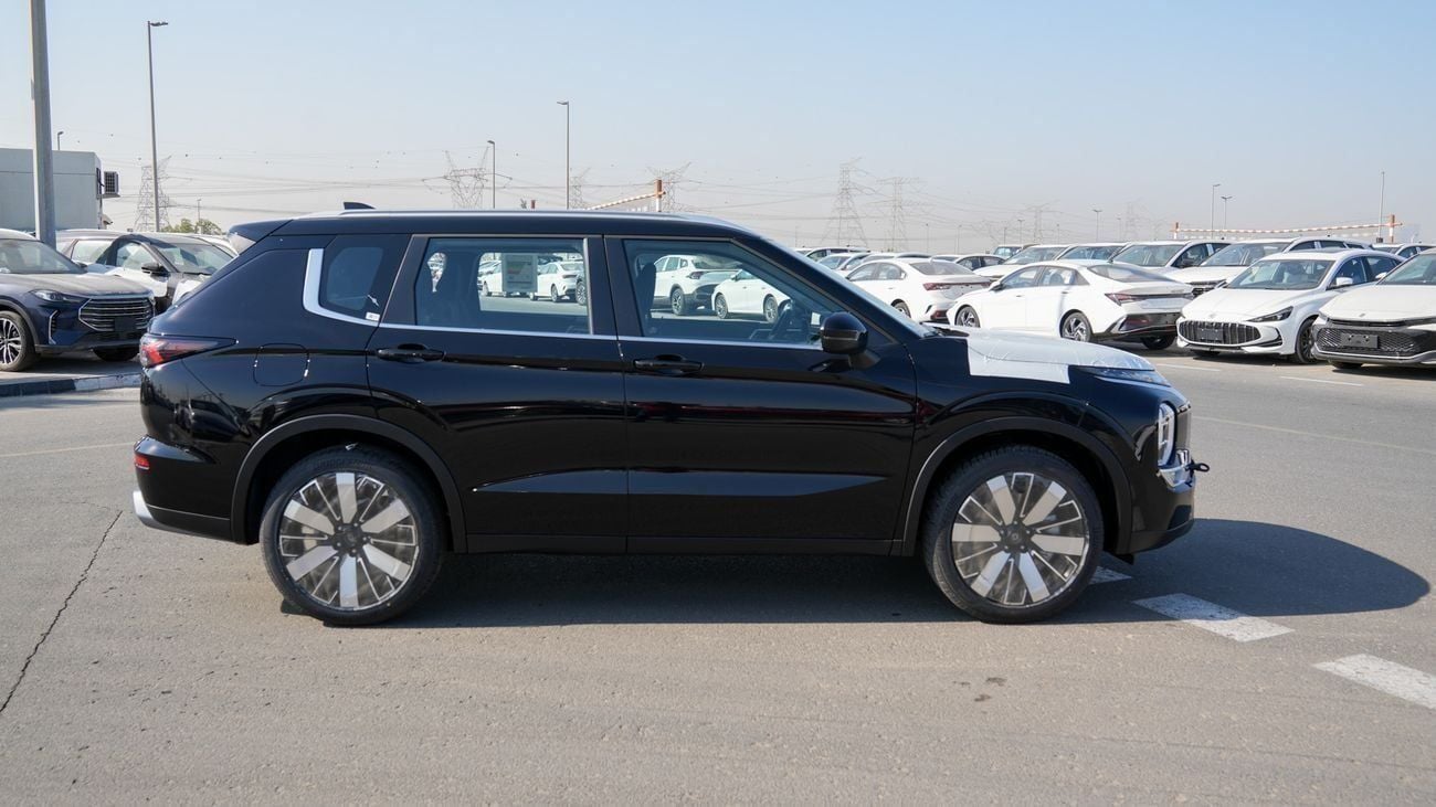 ميتسوبيشي آوتلاندر HIGHLINE ميتسوبيشي أوتلاندر 2026 – الفئة المتوسطة (G12) 2.5 لتر | SUV بسبعة مقاعد | مواصفات الخليج |