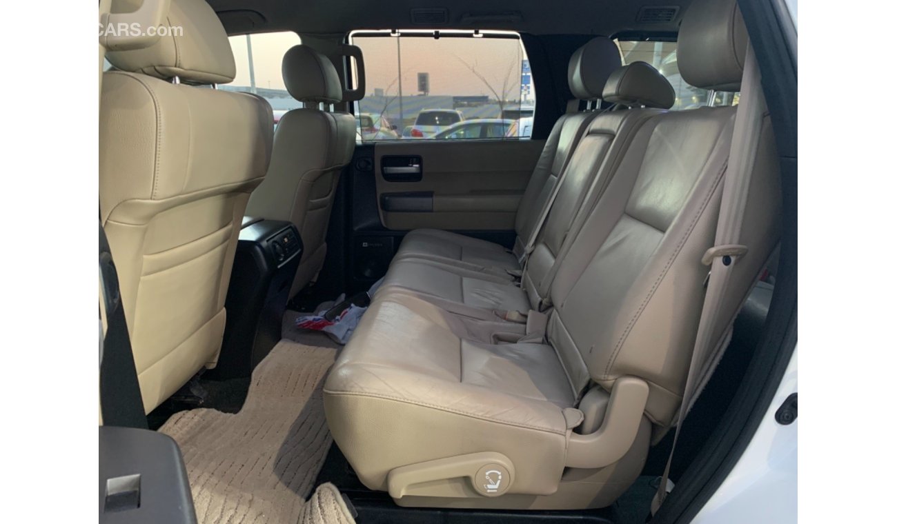 Toyota Sequoia Toyota Sequoia 2013 very clean and in excellent condition