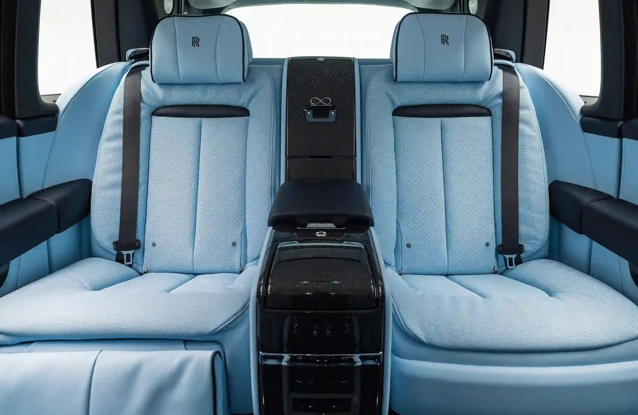 Rolls-Royce Cullinan 6.75L V-12 Twin-Turbocharged Engine