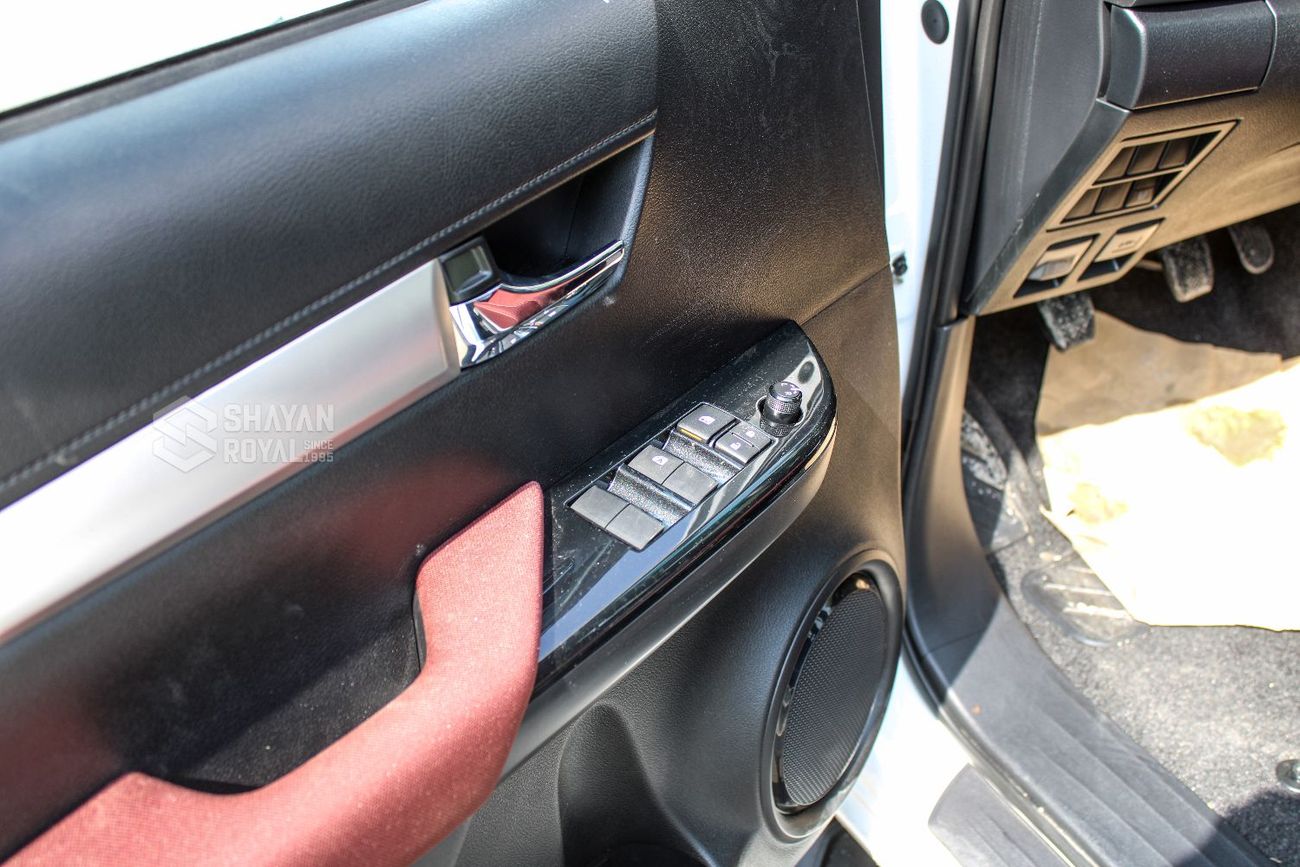 Toyota Hilux 2.7L PETROL GLXS-G 4WD MT DC 2026MY