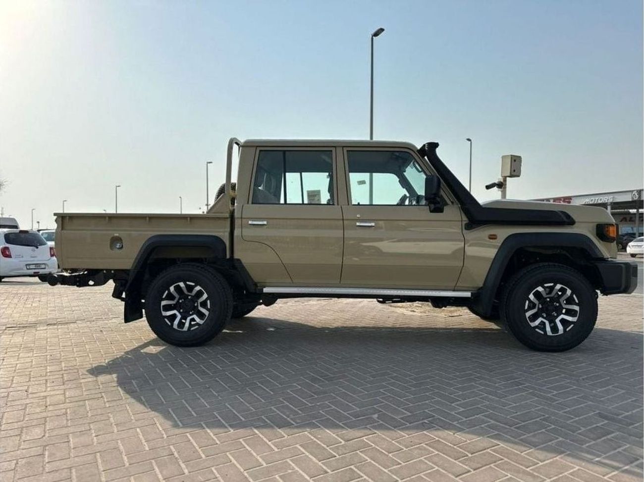 تويوتا لاند كروزر بيك آب Toyota Land Cruiser Pickup LC79 Double Cabin Petrol 4.0 Model 2024