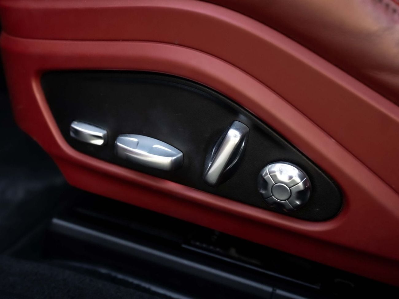بورش باناميرا 4 E-HYBRID Porsche Panamera 4 E-Hybrid 2018