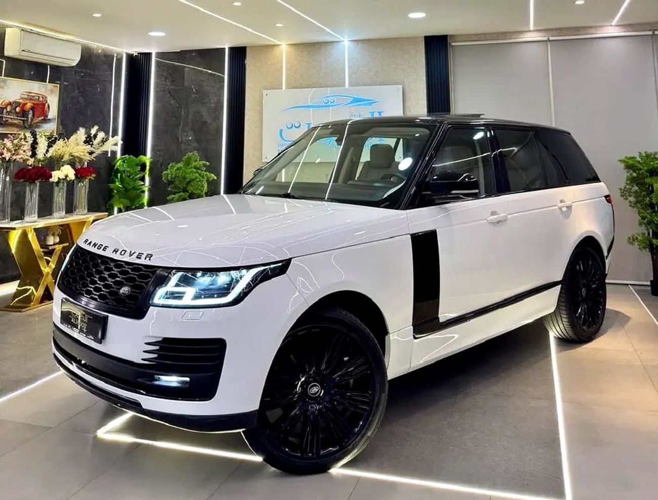 Land Rover Range Rover FACELIFT RR VOGUE V8 || F.S.H AL TAYER ||GCC || TOP RANGE || GIVEN WARRANTY ||AMAZING CONDITION