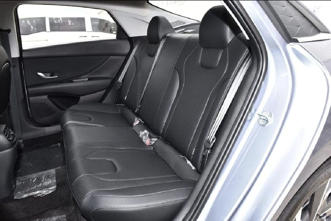 Hyundai Elantra SMART Elite 1.5L Petrol Edition With Leather Seats