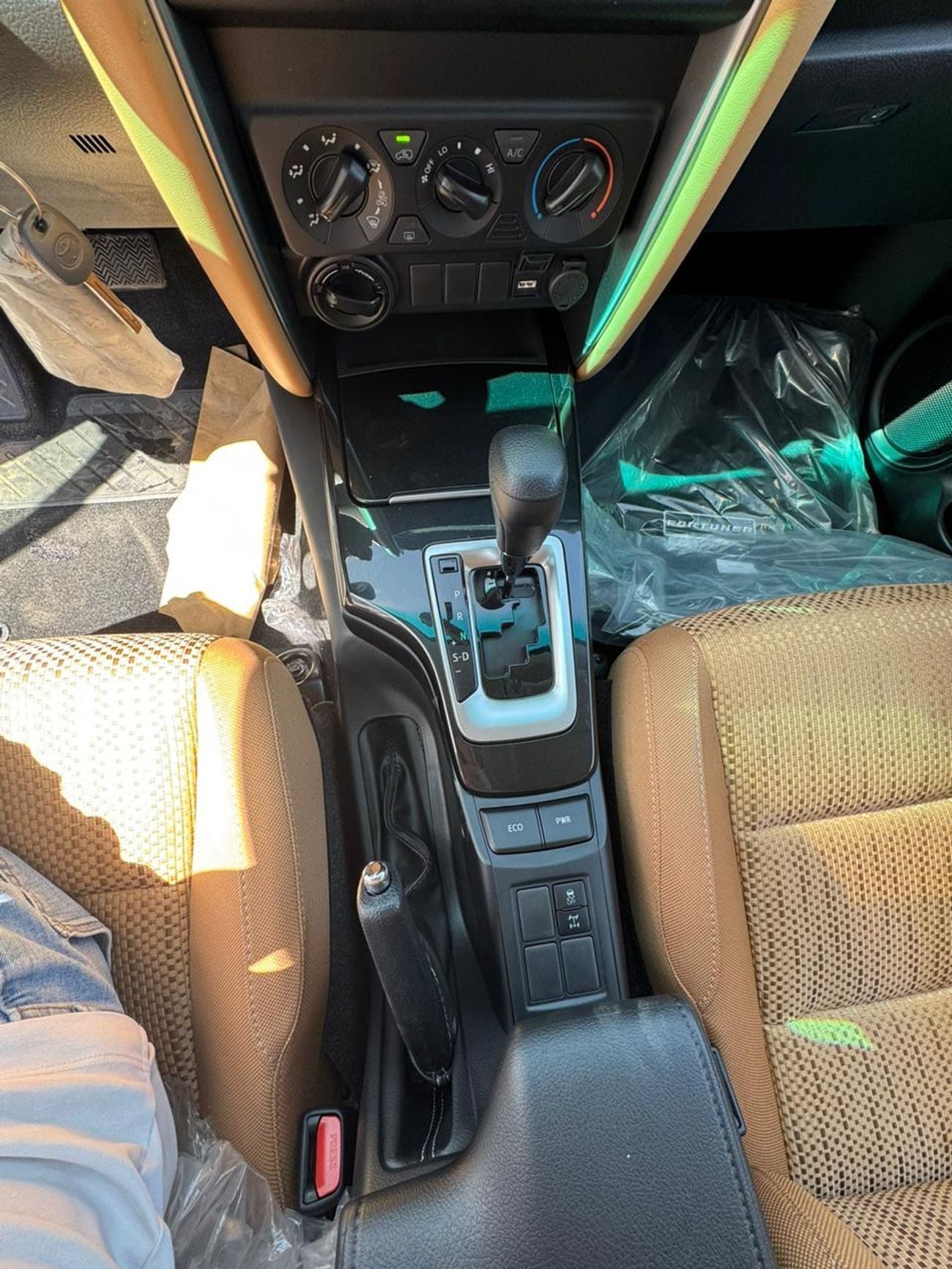 تويوتا فورتونر Toyta Fortuner 2.4L Diesel 155HP!