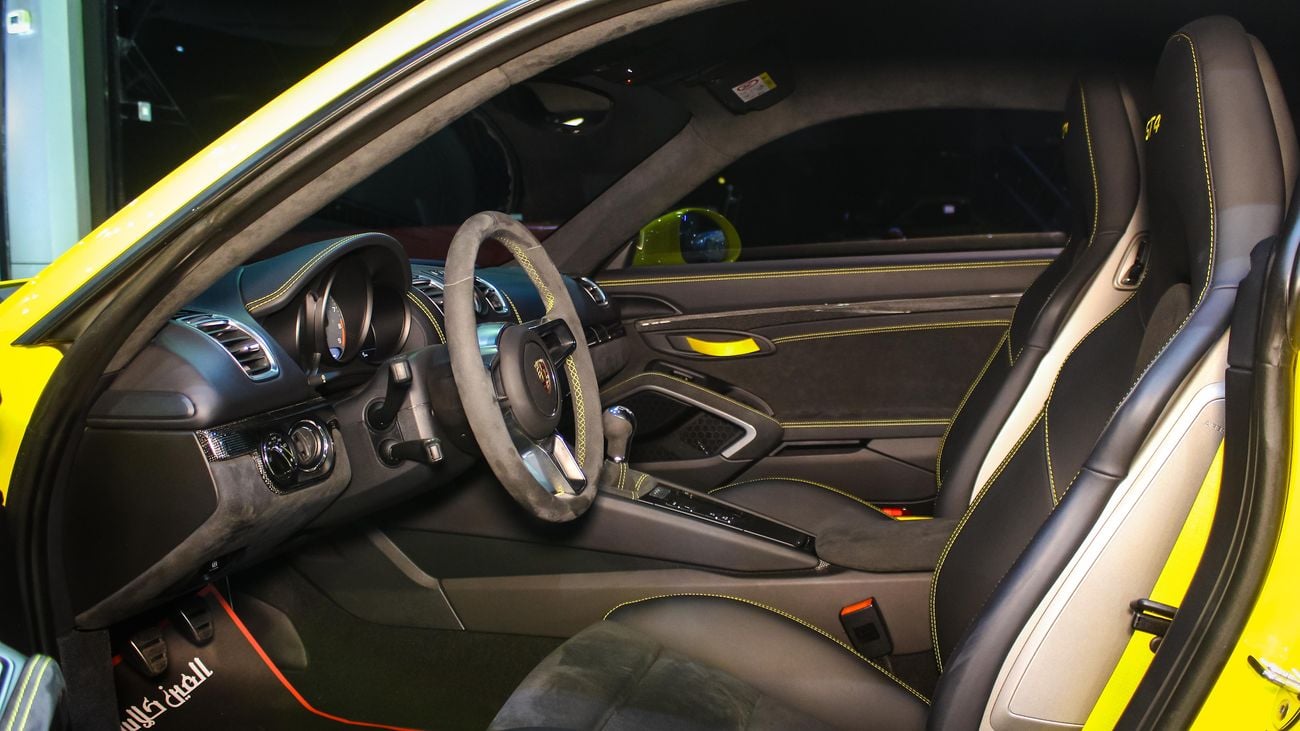 بورش كايمان 718 GT4