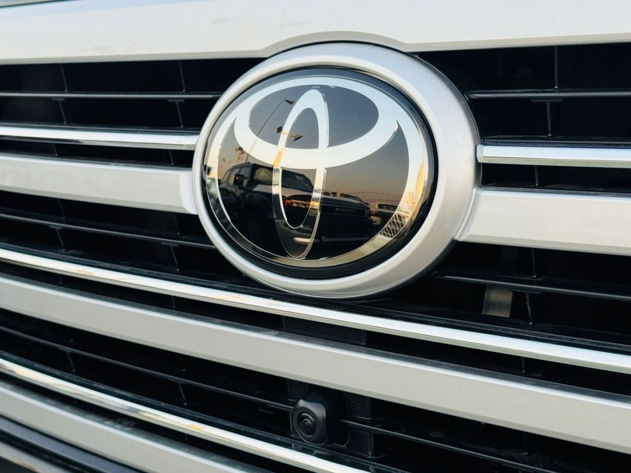 تويوتا لاند كروزر TOYOTA LC 300 VX 3.5L PTR GCC A/T F/O BLACK 2025