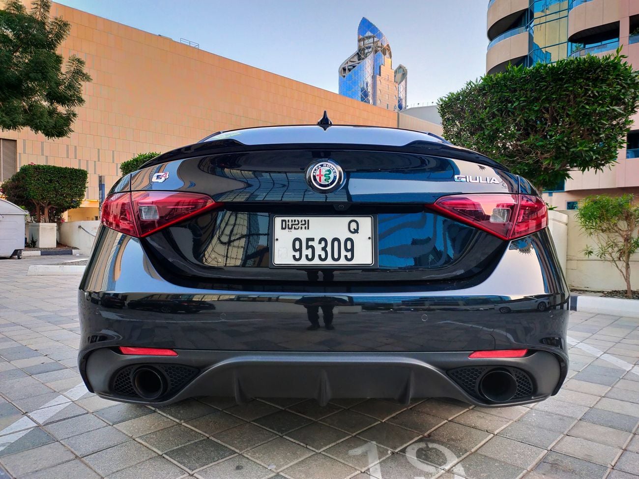 ألفا روميو جوليا Veloce 2.0L AWD