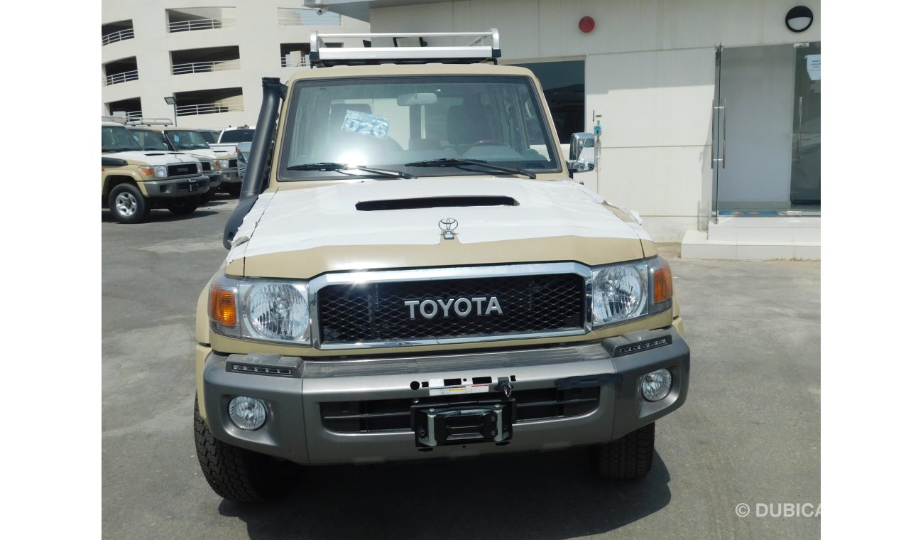 Toyota Land Cruiser 76 HARDTOP LX V8 4.5L DIESEL MANUAL TRANSMISSION WAGON