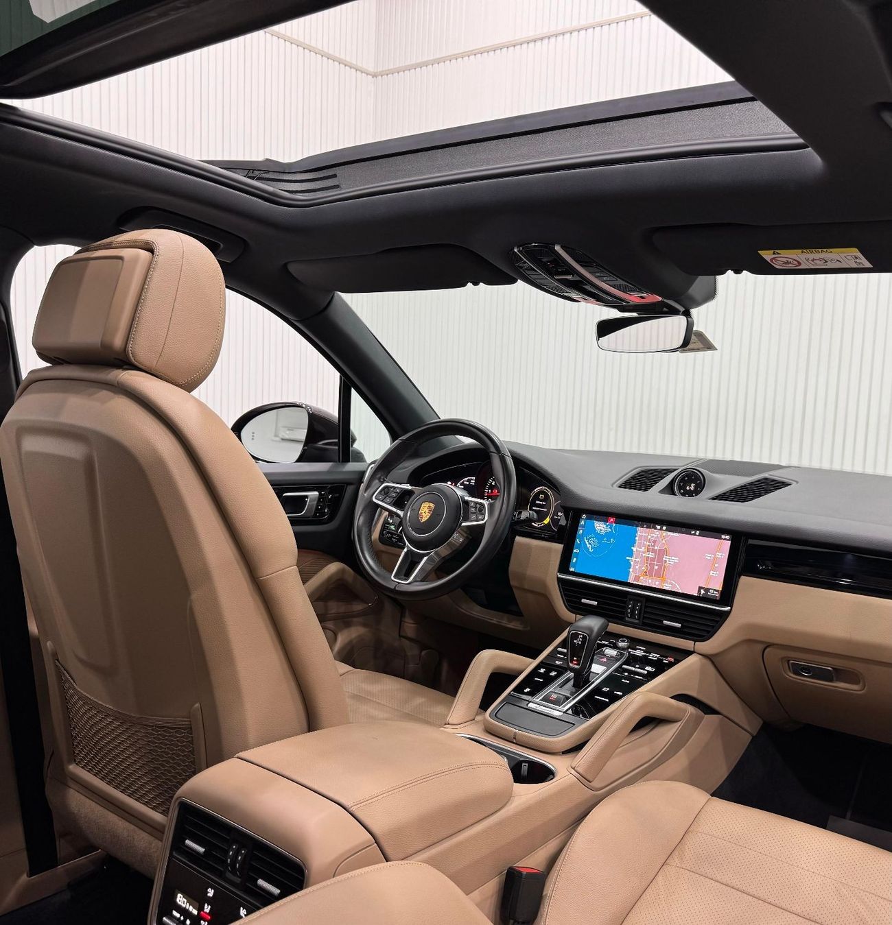 Porsche Cayenne Std 3.0L (340 HP)  2019 Porsche Cayenne, Warranty, Full Service History, Full Options, Low Kms, GCC