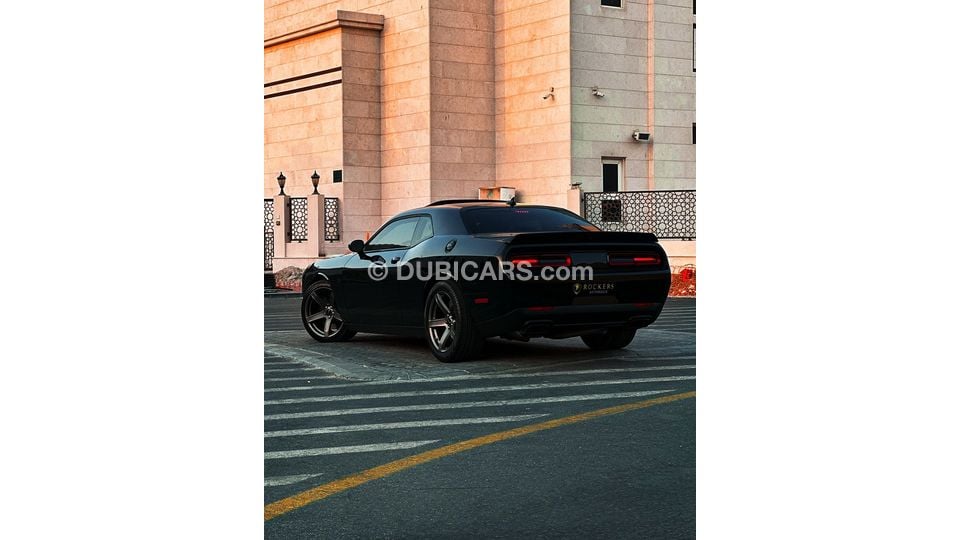 Used Dodge Challenger SRT8 Hellcat 2022 for sale in Dubai 783185