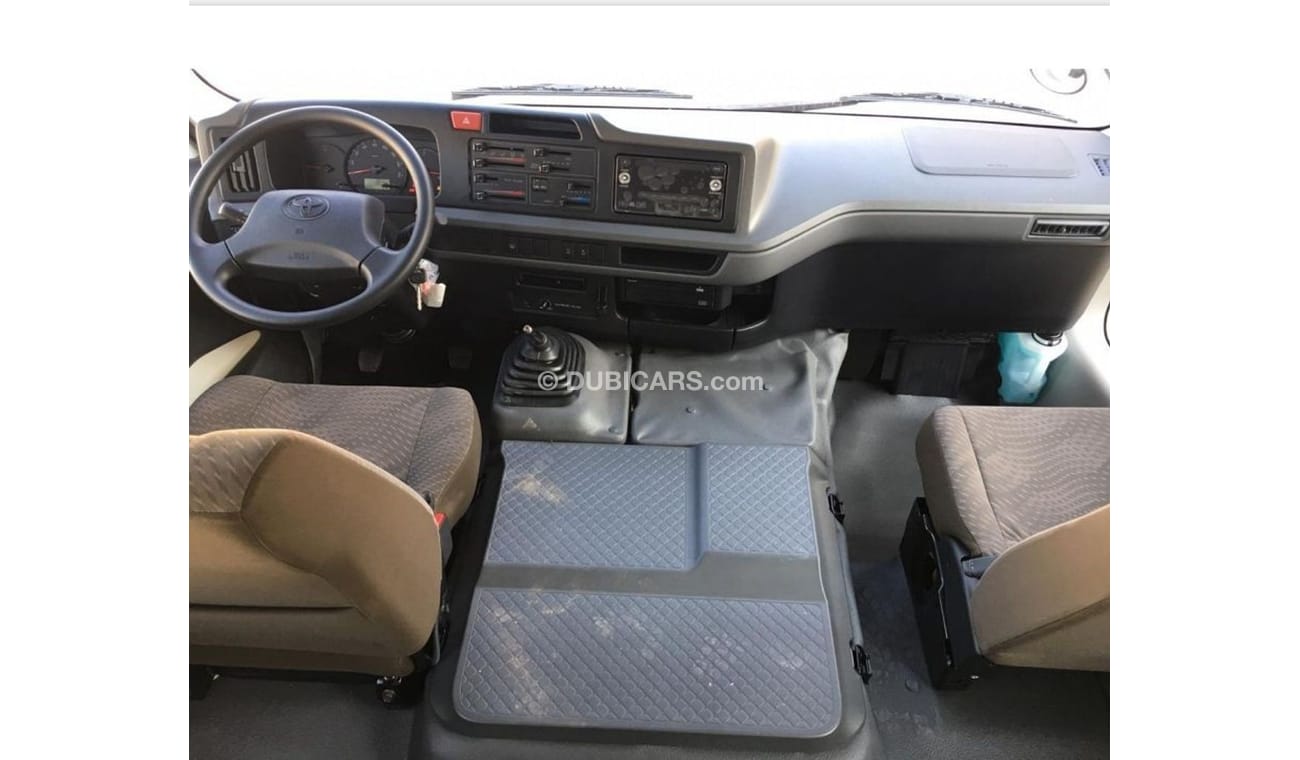 تويوتا كوستر بترول 23 كرسي