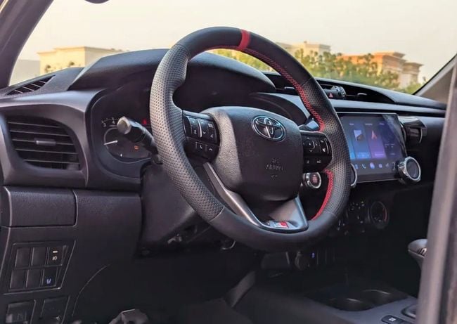Toyota Hilux 2021 FACELIFTED 2025 GR SPORT GCC IN EXCELLENT CONDITION, миниатюра 29