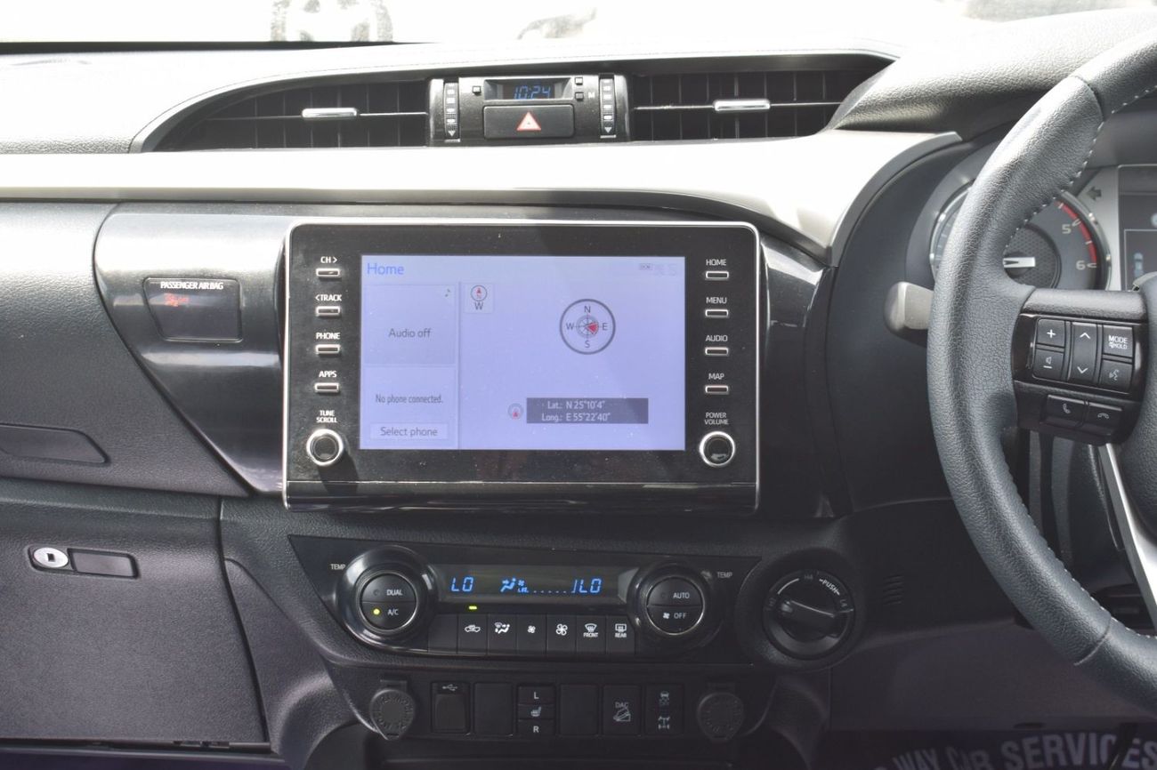 تويوتا هيلوكس SR5 2.8L Diesel A/T 4x4