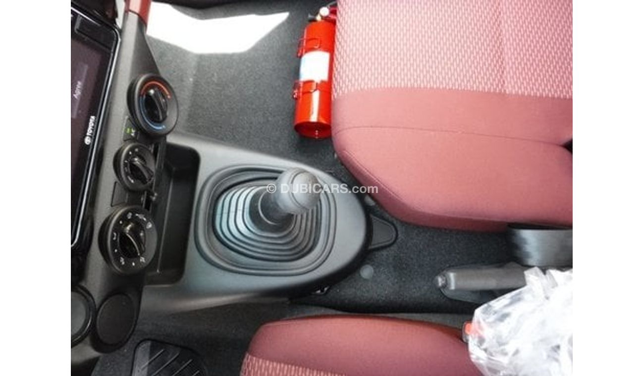 Toyota Hilux 2.7 L , 4x2 ,manual