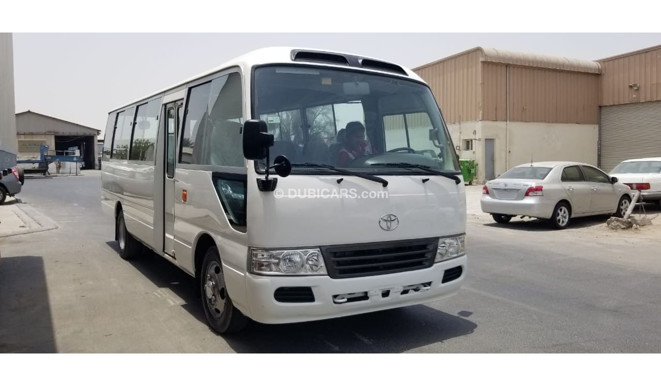 تويوتا كوستر 2014, Petrol, 29 Seats, Perfect in Condition [Left-Hand Drive]