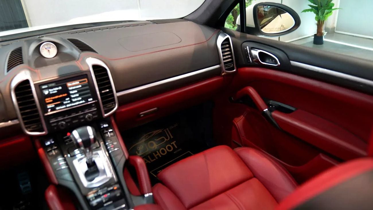 Porsche Cayenne SPECIAL GTS V8 || TOP RANGE || GCC || ACCIDENTS FREE || BEST CONDITION