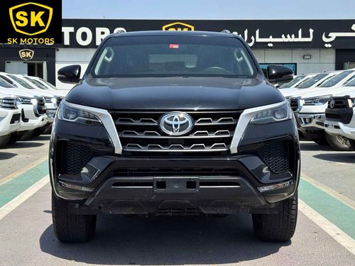 تويوتا فورتونر EXR/ V4 4WD/ LOW MILEAGE/  LEATHER / GCC / EXPORT ONLY / LOT#28398