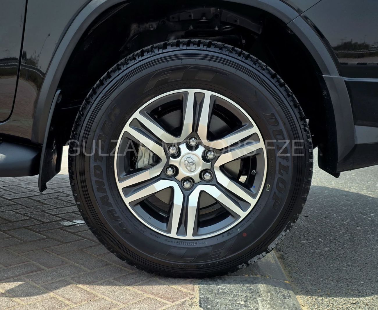 Toyota Fortuner TOYOTA FORTUNER 2.7 - G A/T - DIGITAL A.C - BLACK INSIDE TAN - 2025 MODEL - OMANI