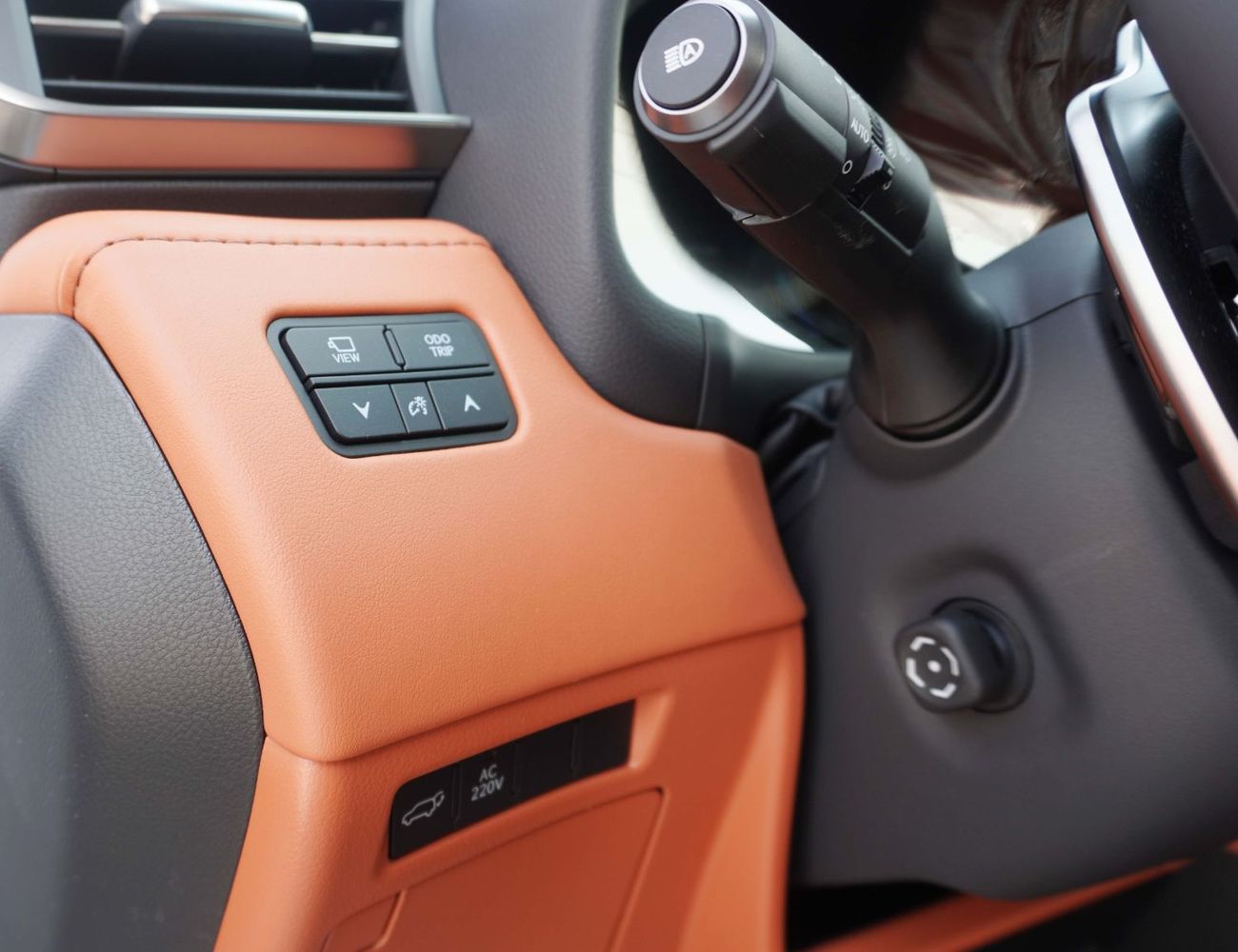 لكزس LX 700h LEXUS-LX700H 3.5L VIP (WIRELESS CHARGER, REAR TV SCREEN, 360 DEGREE CAMERA)