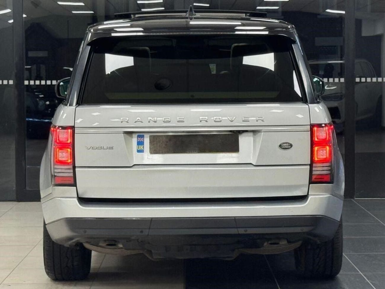 Land Rover Range Rover 3.0 DIESEL ENGINE | AWD | SUNROOF | ELECTRIC SEATS