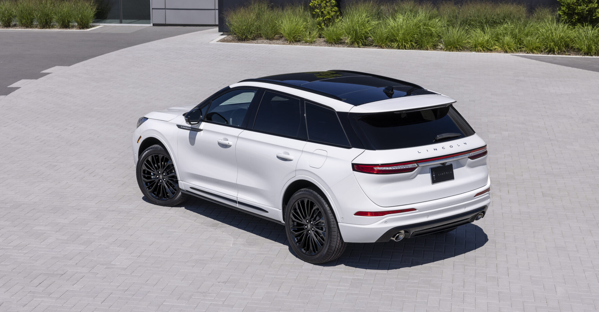 Lincoln Corsair exterior - Rear Left Angled