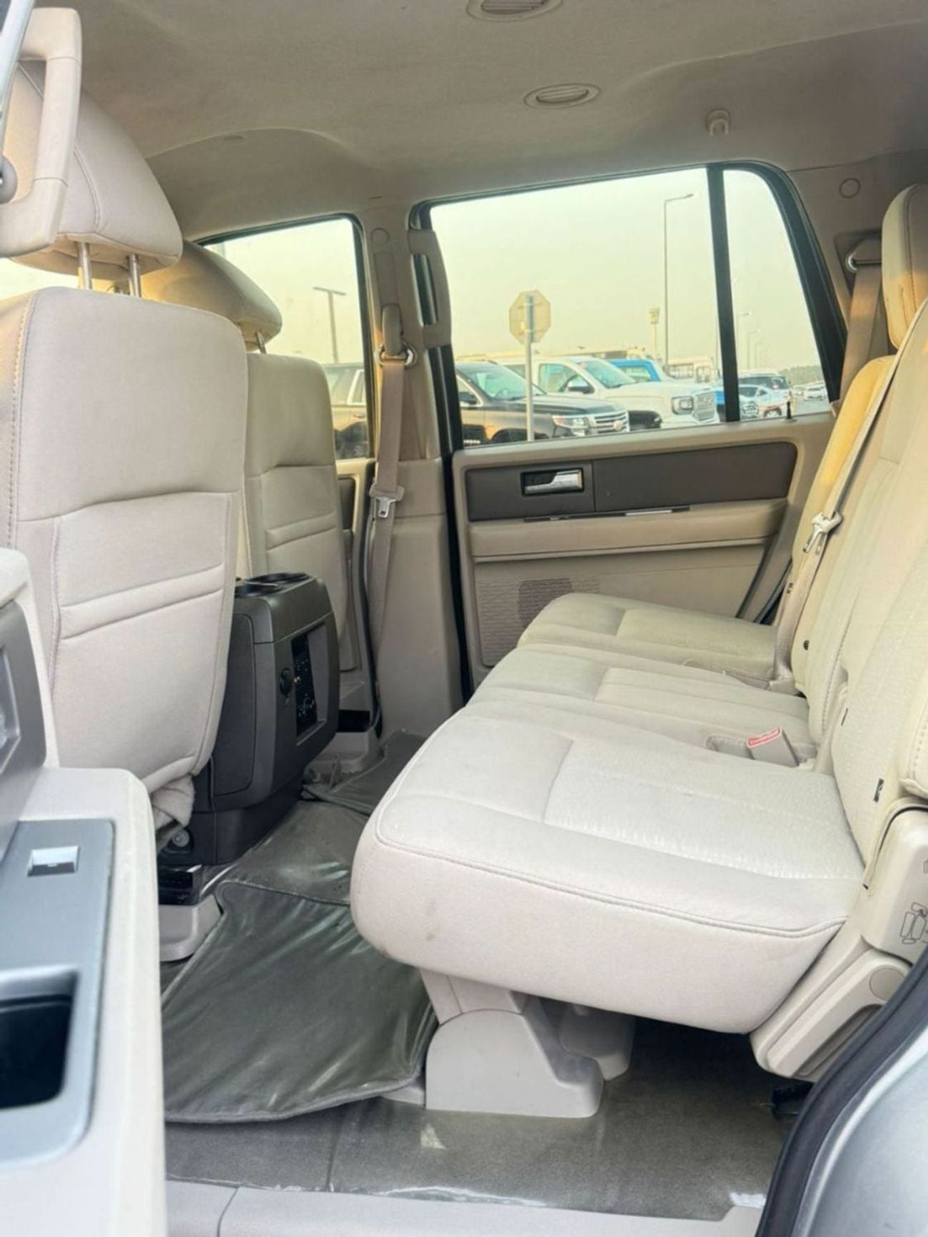Ford Expedition 7 seats No. 2, GCC specs