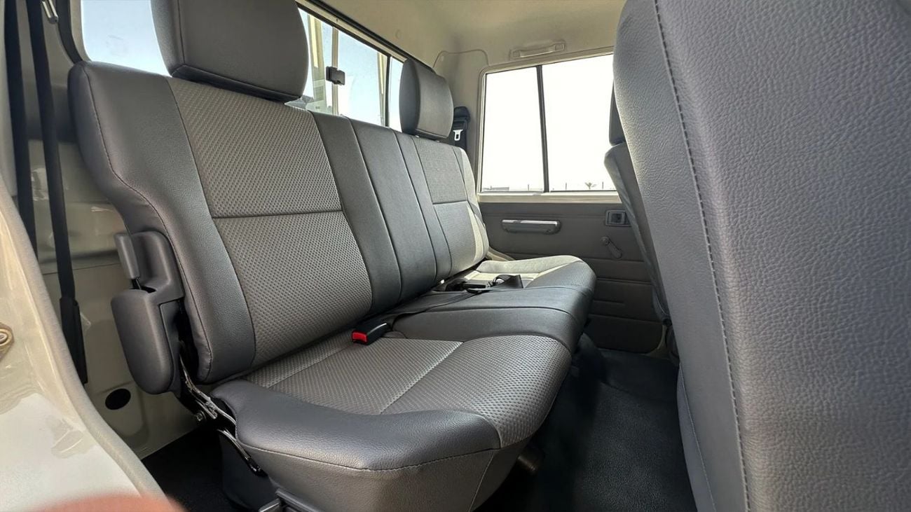 تويوتا لاند كروزر بيك آب TOYOTA Land Cruiser DC 4.2 MT 2025 basic