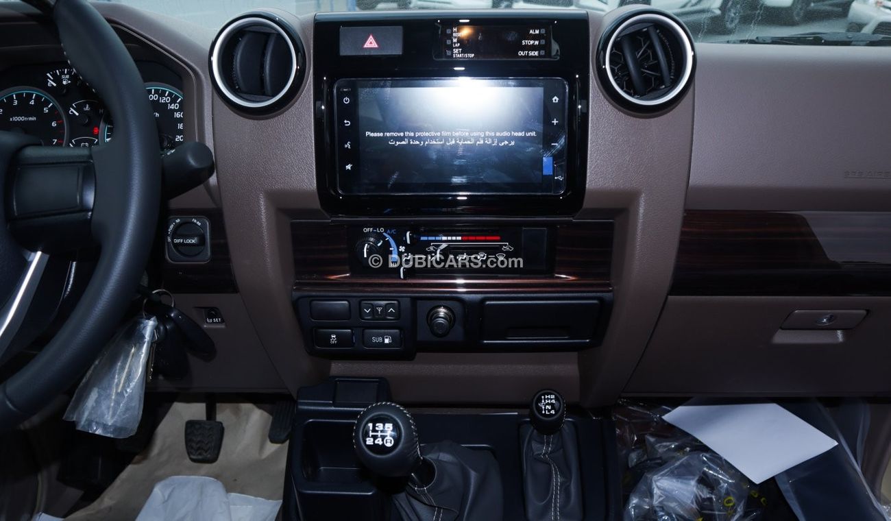 Toyota Land Cruiser Pick Up LX V6 4WD