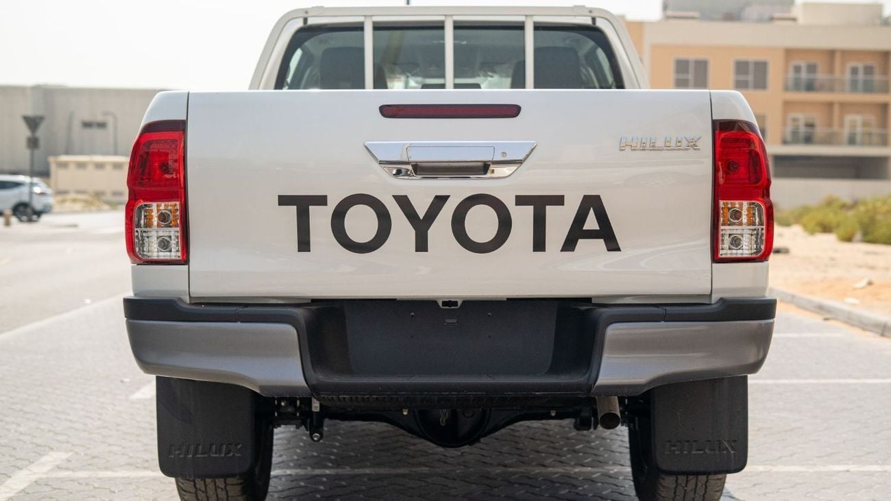 تويوتا هيلوكس SGLX S GLX 2.4L 4WD M/T 2025YM