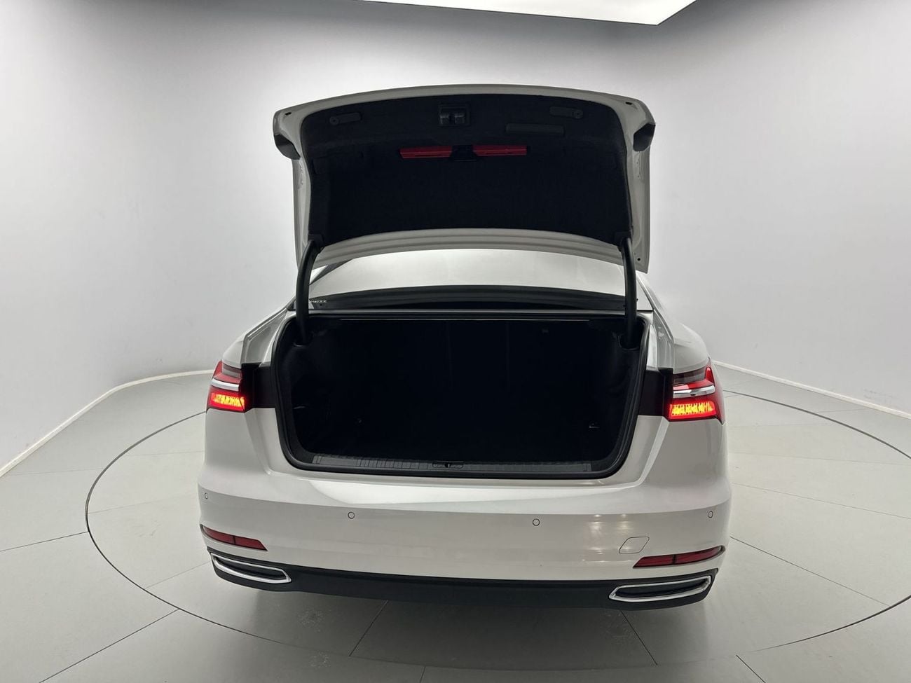 أودي A6 40 TFSI 190hp FWD Business (Ref# 056697) EXCLUSIVE RAMADAN OFFER