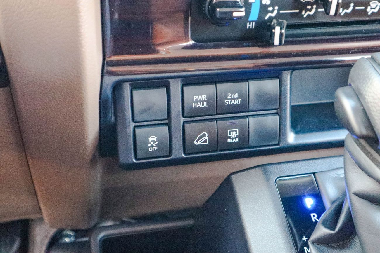 Toyota Land Cruiser 70 DLX 4.0L Toyota Land Cruiser 70 Series (GRJ76) 5-Door Hardtop - Full Option Spec List