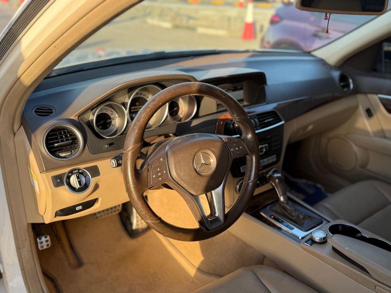 Mercedes-Benz C 300 2014 MERCEDES C 300 AMERICAN SPECS GOOD COND Std 2.0L (241 HP)