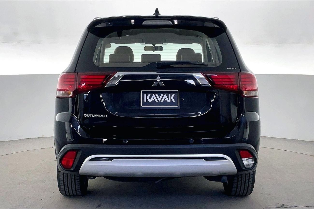 ميتسوبيشي آوتلاندر 2.5 GLX AUTO 4WD 7SEAT ML FABRIC SEATS | شامل الضمان | 0 ﺪﻔﻋﺓ ﺃﻮﻟﻯ
